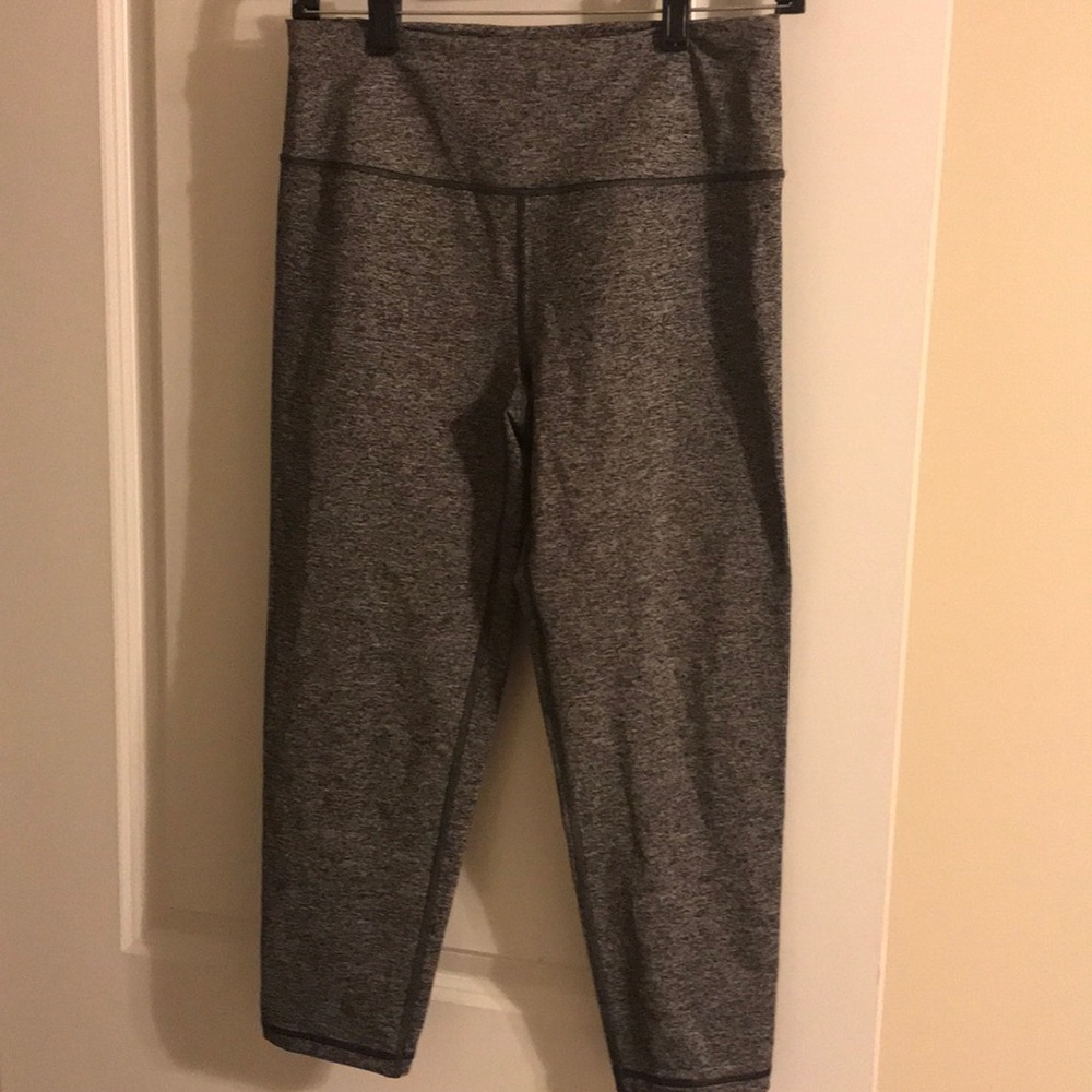 VICTORIA’s SECRET SPORT CROP LEGGING